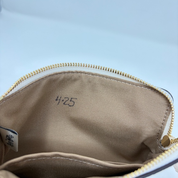 Coach Small Wristlet Pouch Wallet - White / Chalk - New with cosmetic defect - Picture 6 of 6